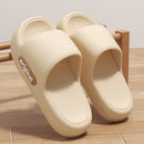 Chinelos de nuvem de fundo grosso moda feminina carta impressão sandálias plataforma mulher 2025 confortável sola macia praia travesseiro slides